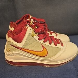 Lebron 7 MVP  Historu